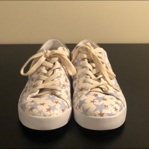 Off The Beaten Track, Court In Stars Sneaker, Size 8M